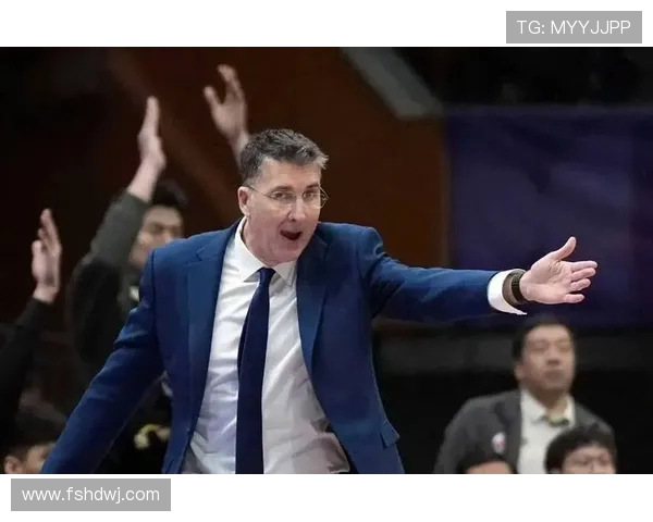 以格兰深度解读新疆篮球以优秀球员为核心的团队力量发展蓝图与赛场未来